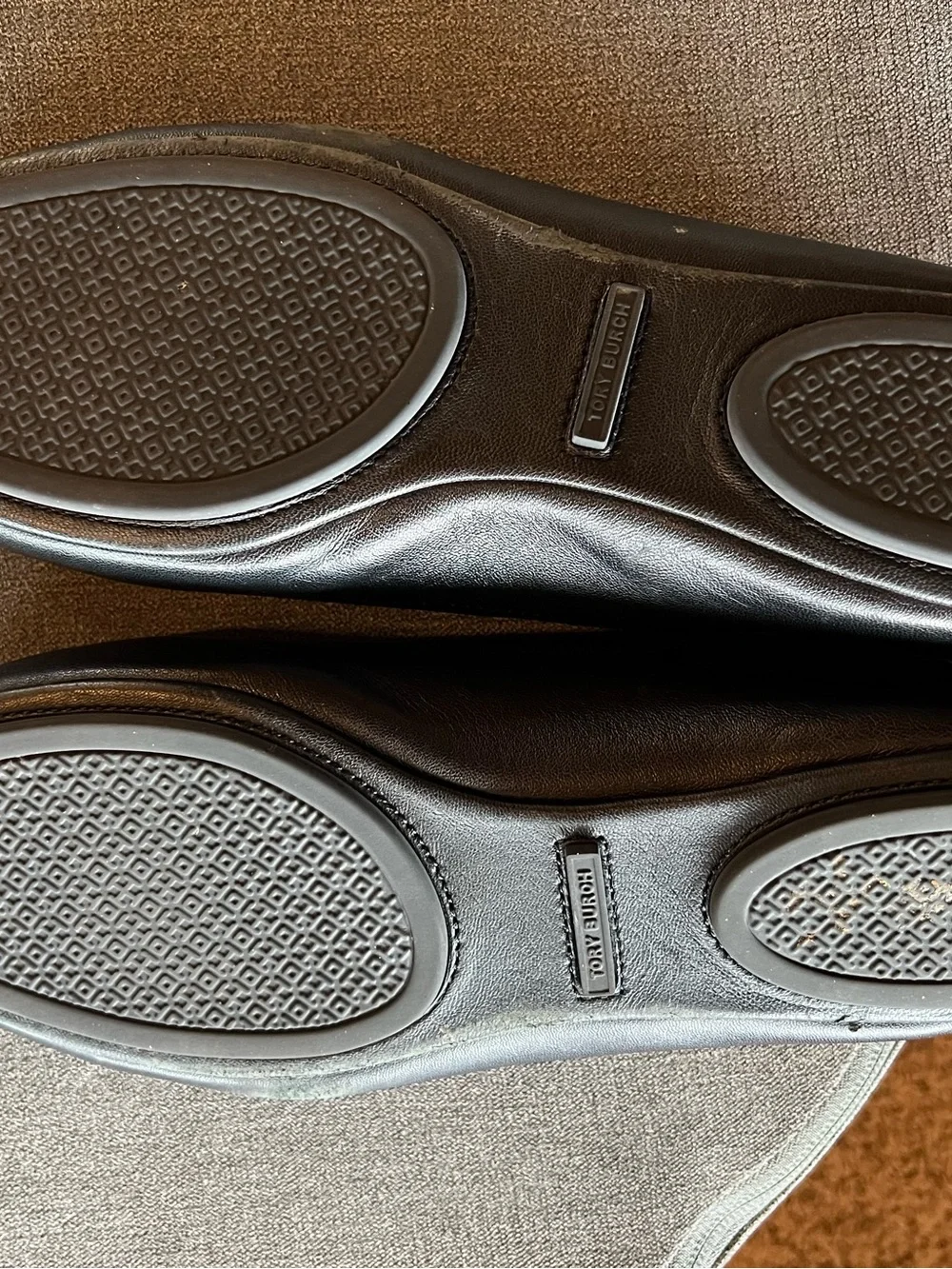 Tory Burch Black Leather Logo Round-Toe Ballet Flats - Picture 3 of 4